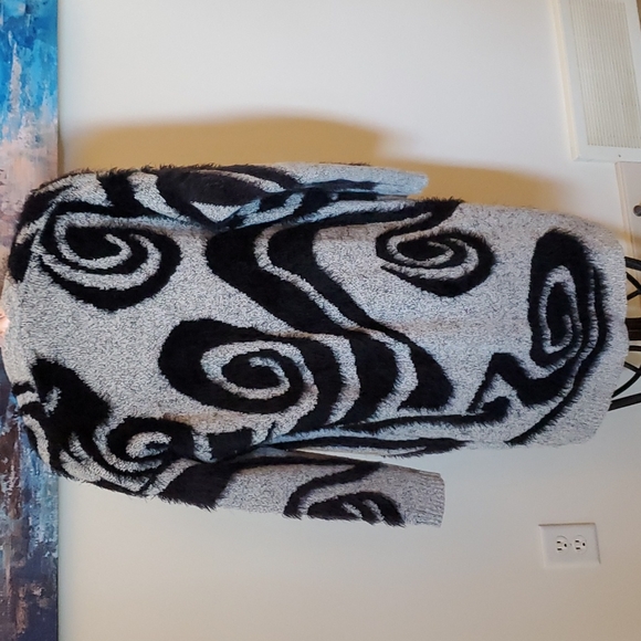 Lovely Cardigan by Simply Couture - Picture 6 of 6